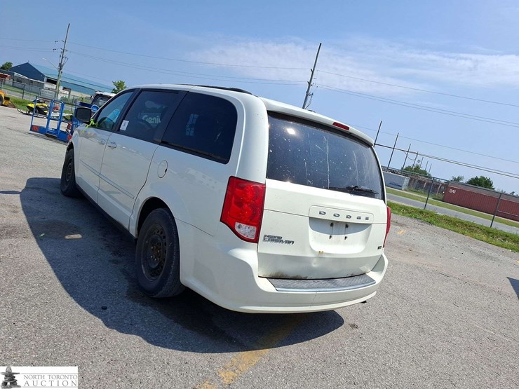 2011-dodge-grand-caravan-se-image-7