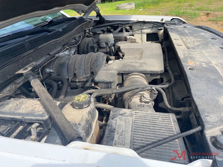 2015-chevrolet-silverado-1500-pickup-truck-image-14