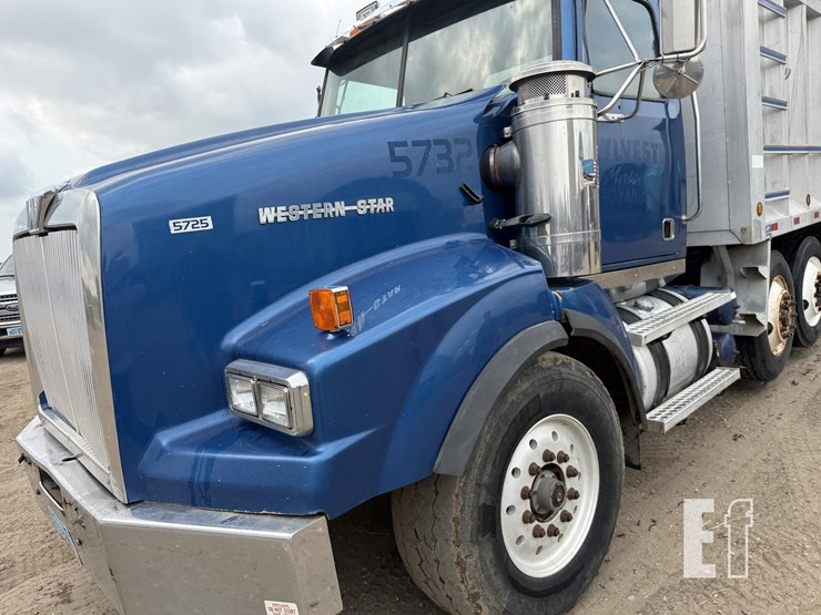 2001-western-star-4900-image-22