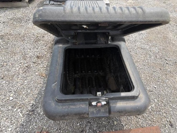 truck-bed-tool-box-image-3