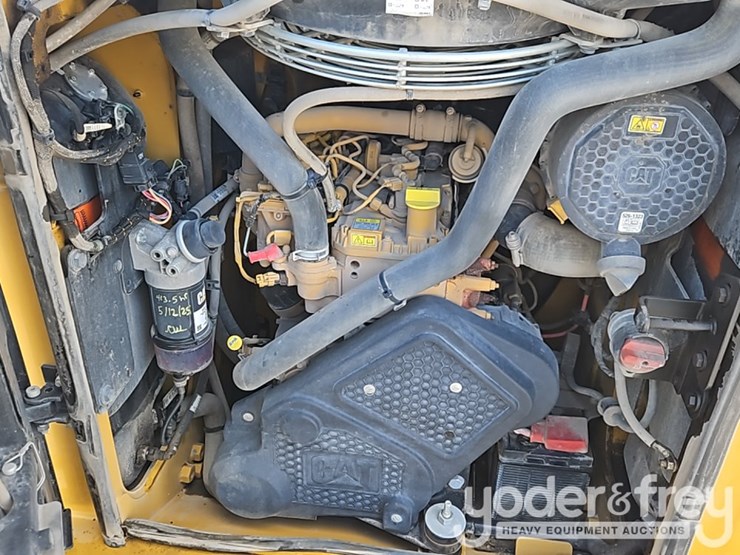 2025-caterpillar-255-image-23