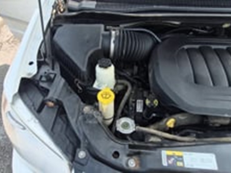 2017-dodge-grand-caravan-crew-image-9
