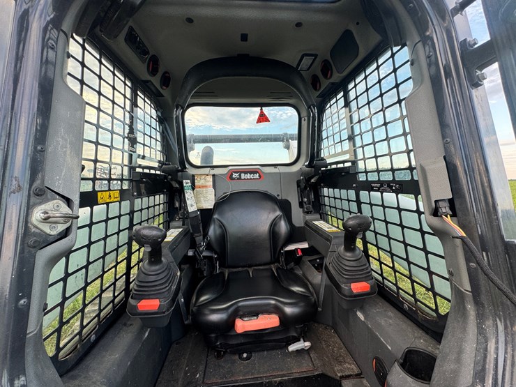 2021-bobcat-t76-image-27