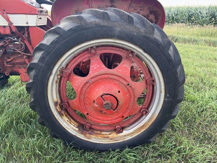 farmall-340-row-crop-image-38