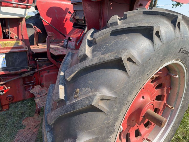farmall-806-diesel-image-43