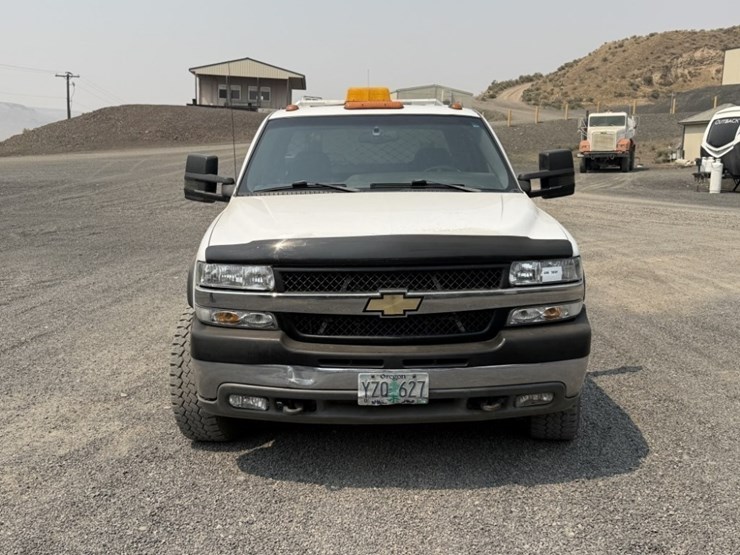 2002-chevrolet-silverado-2500hd-image-8