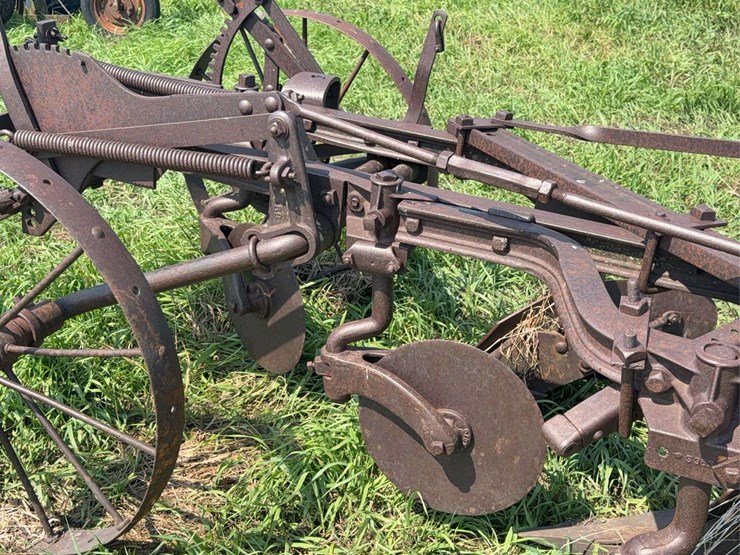 avery-three-bottom-14”-pull-type-moldboard-plow-image-16