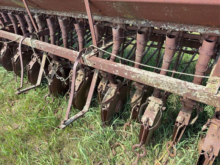mccormick-deering-grain-drill-image-17