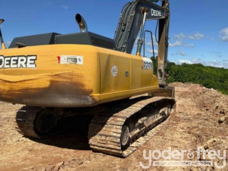 2012-deere-350g-lc-image-2
