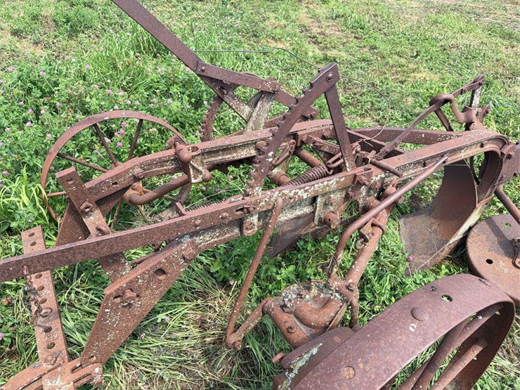 international-harvester-two-bottom-pull-type-moldboard-plow-image-8