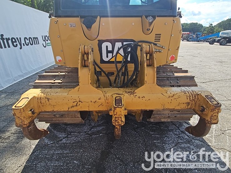 2015-caterpillar-d5k2-lgp-image-25
