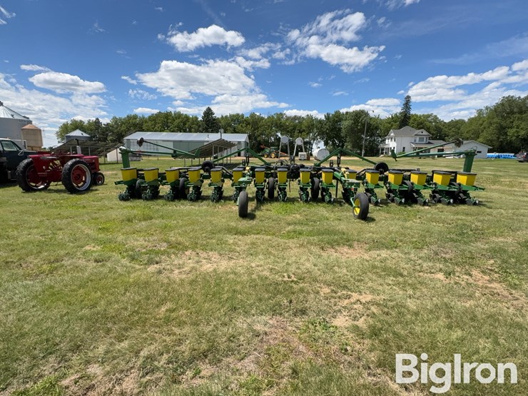 john-deere-7300-image-6