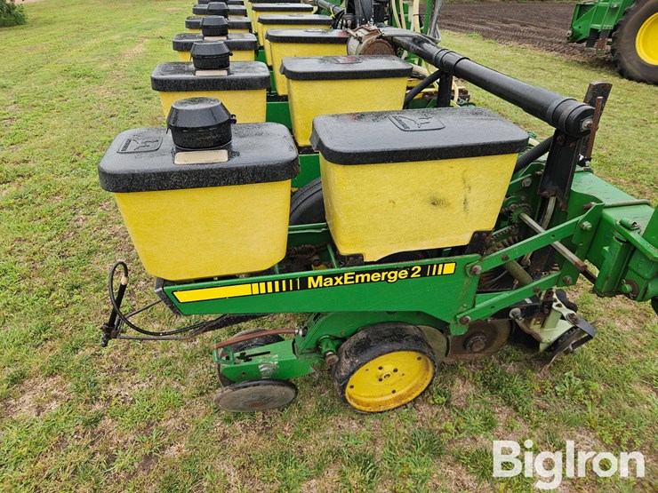 john-deere-7300-image-19