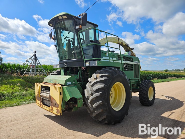 1998-john-deere-6850-image-1