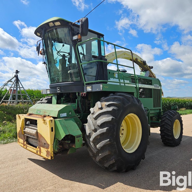 1998 JOHN DEERE 6850