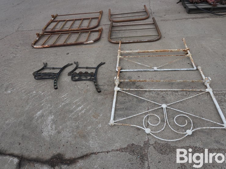 bench-brackets-&-headboards-image-6