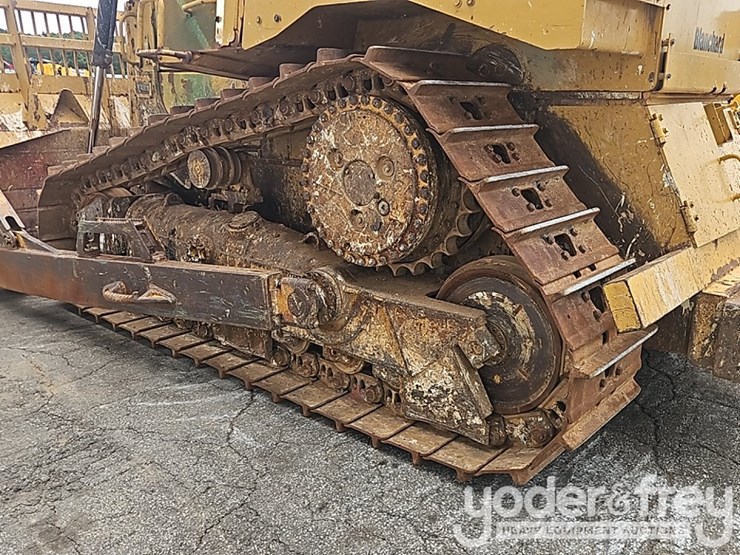 2014-caterpillar-d6t-image-18