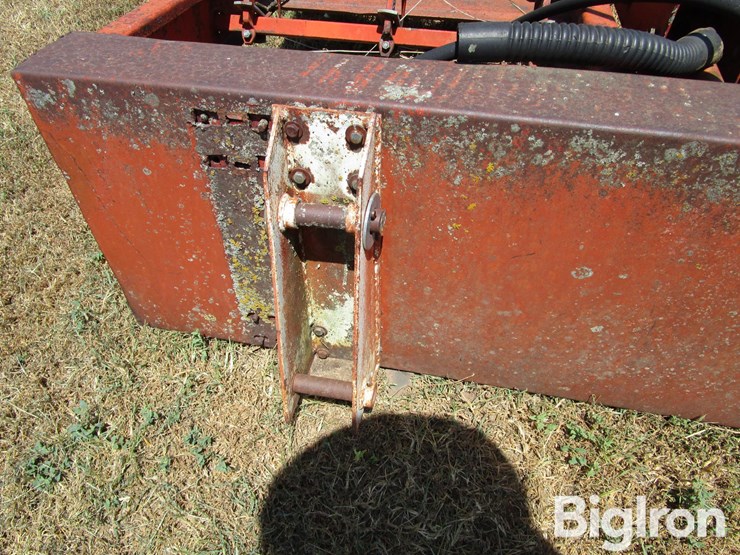 farmhand-10-bale-image-15