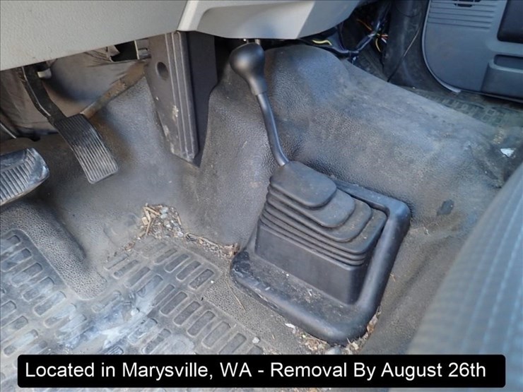 2011-ford-f250-xl-image-11