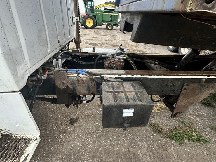 1988-ford-l9000-image-41