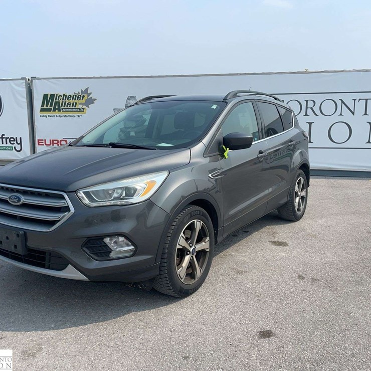 2017 FORD ESCAPE SE