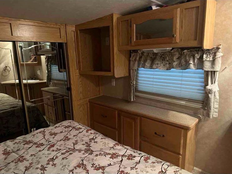 2007-cedar-creek-travel-trailer-image-34