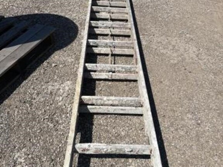 20-ft-aluminum-extension-ladder-image-1