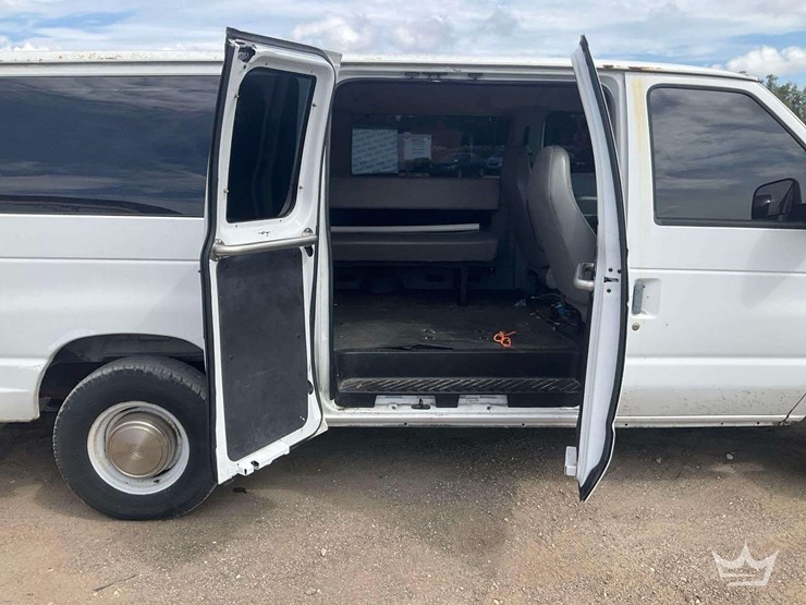 2003-ford-e350-image-25