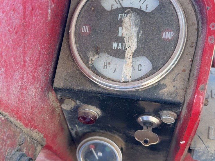 farmall-856-diesel-image-65
