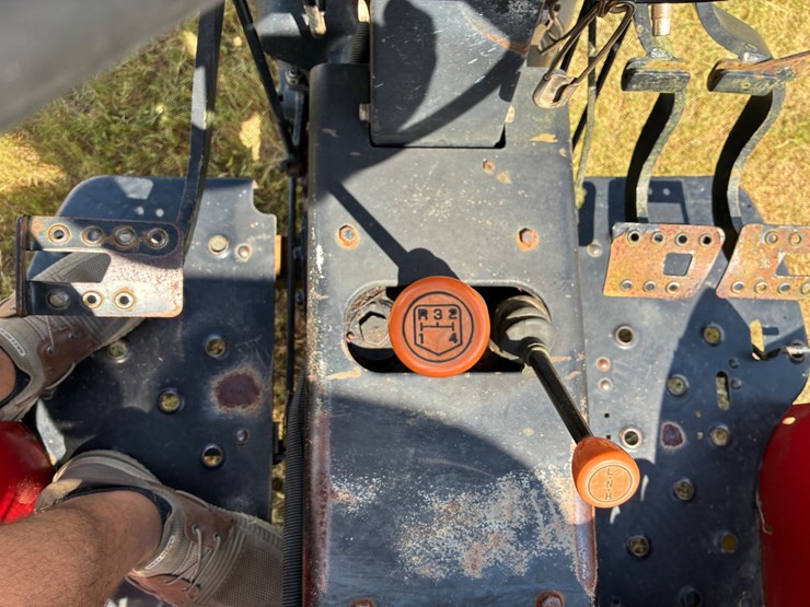 massey-ferguson-2625-image-8