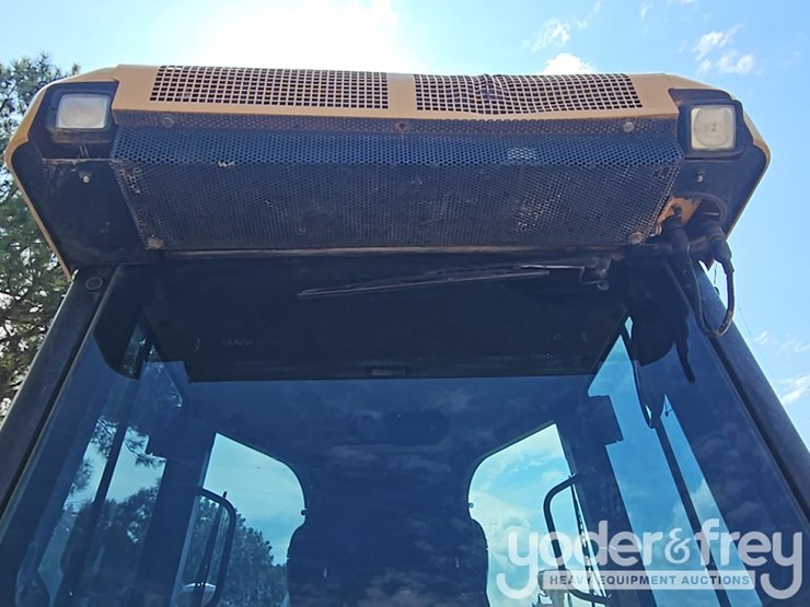 2015-caterpillar-d5k2-lgp-image-26