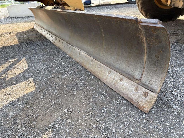 komatsu-grader-gd615a-image-17