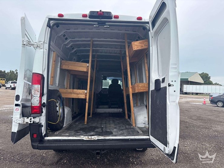 2014-dodge-3500-image-12