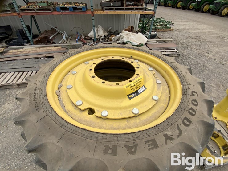 john-deere-8235r-image-14
