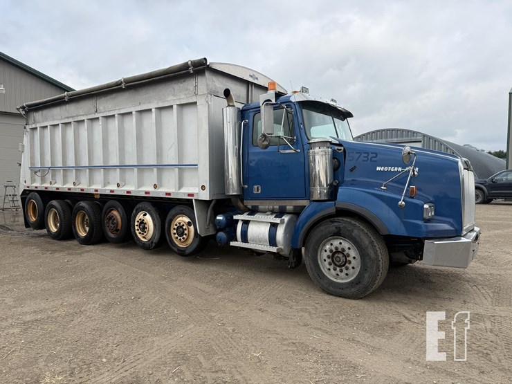 2001-western-star-4900-image-1
