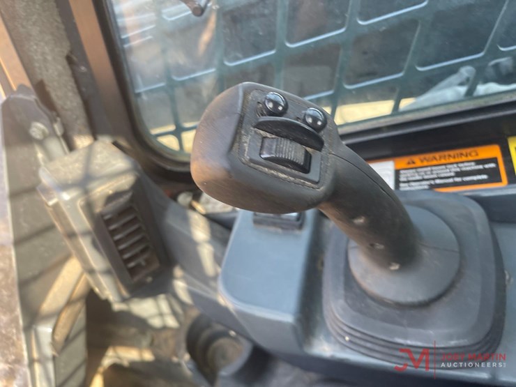 2021-deere-331g-image-15