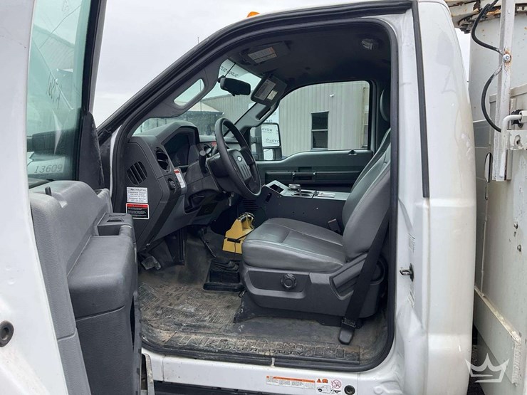 2012-ford-f550-image-13