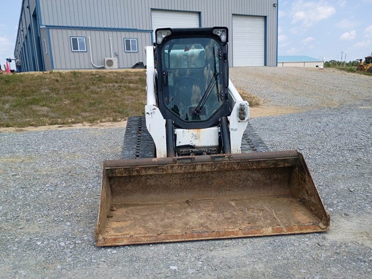 2023-bobcat-t770-image-13
