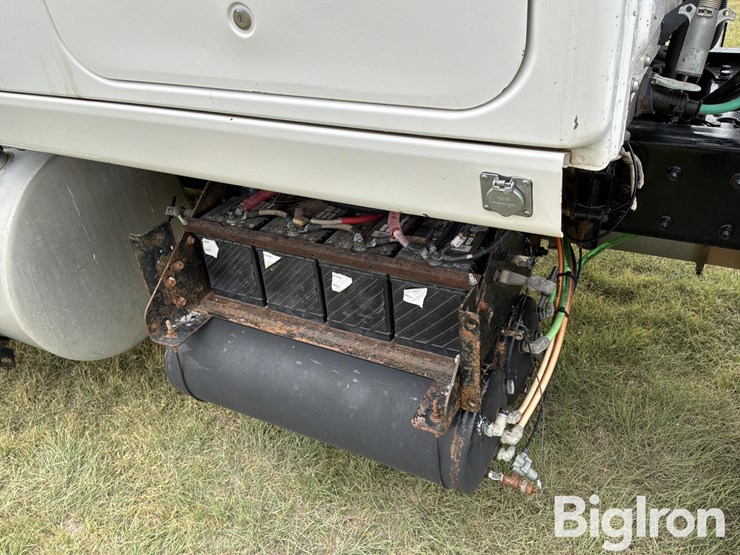 2010-international-prostar-image-12