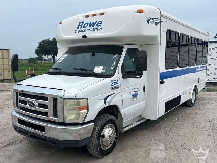 2011-ford-e450-image-1