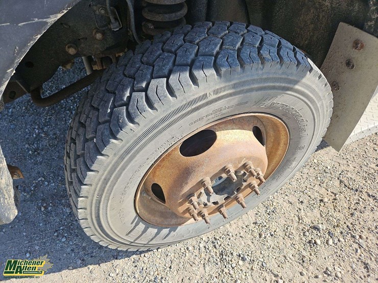2013-ford-f550-image-35