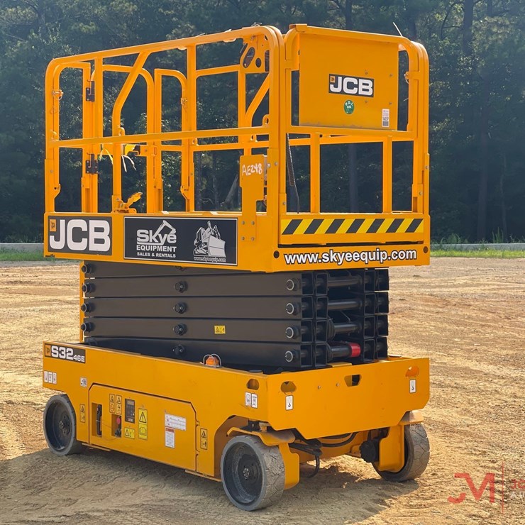 2023 JCB S3246E