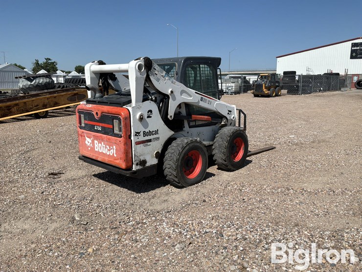 2016-bobcat-s750-image-5