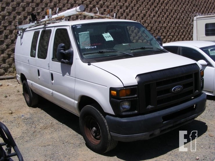 2010-ford-e250-image-1