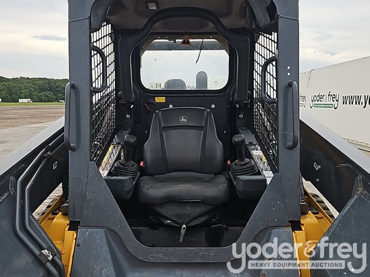 2023-deere-331g-image-23