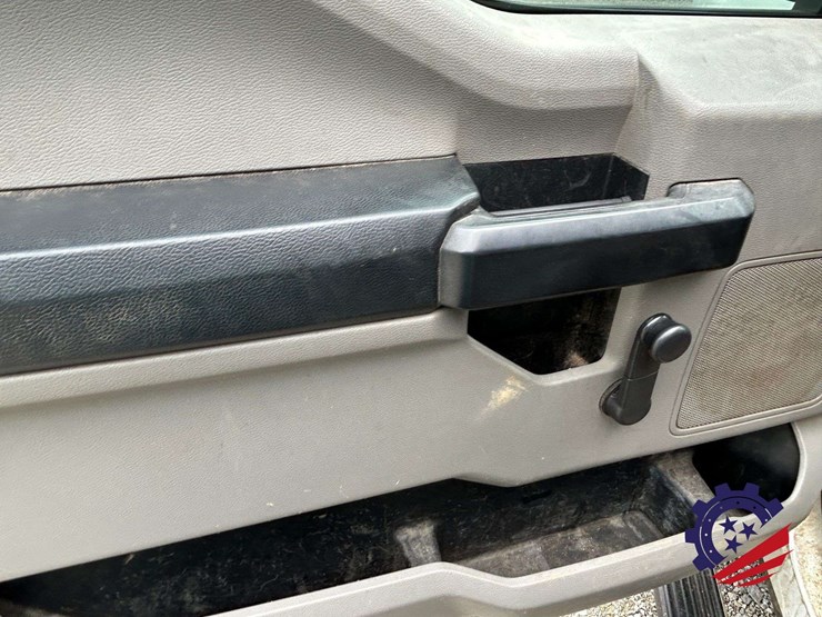 2017-ford-f550-image-56