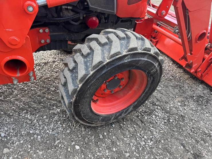 2019-kubota-l4701-image-18