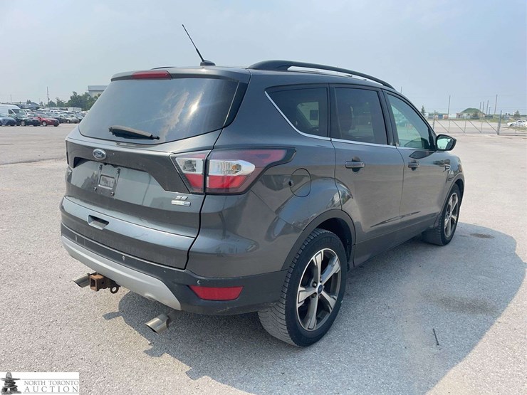 2017-ford-escape-se-image-5