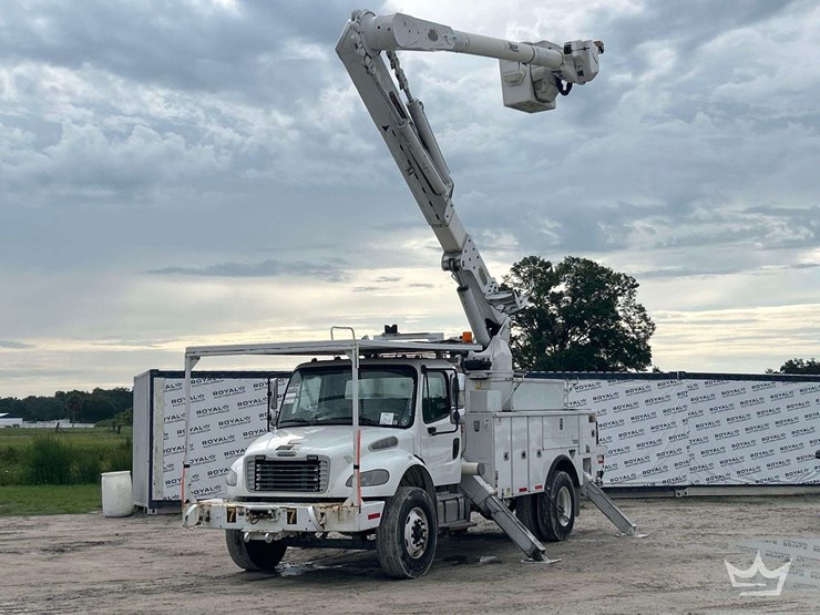 2016-freightliner-m2-106-image-1