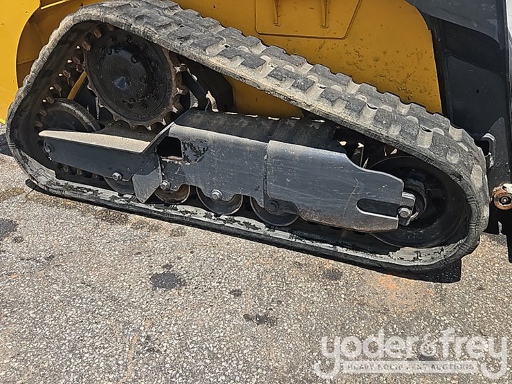 2019-deere-317g-image-15